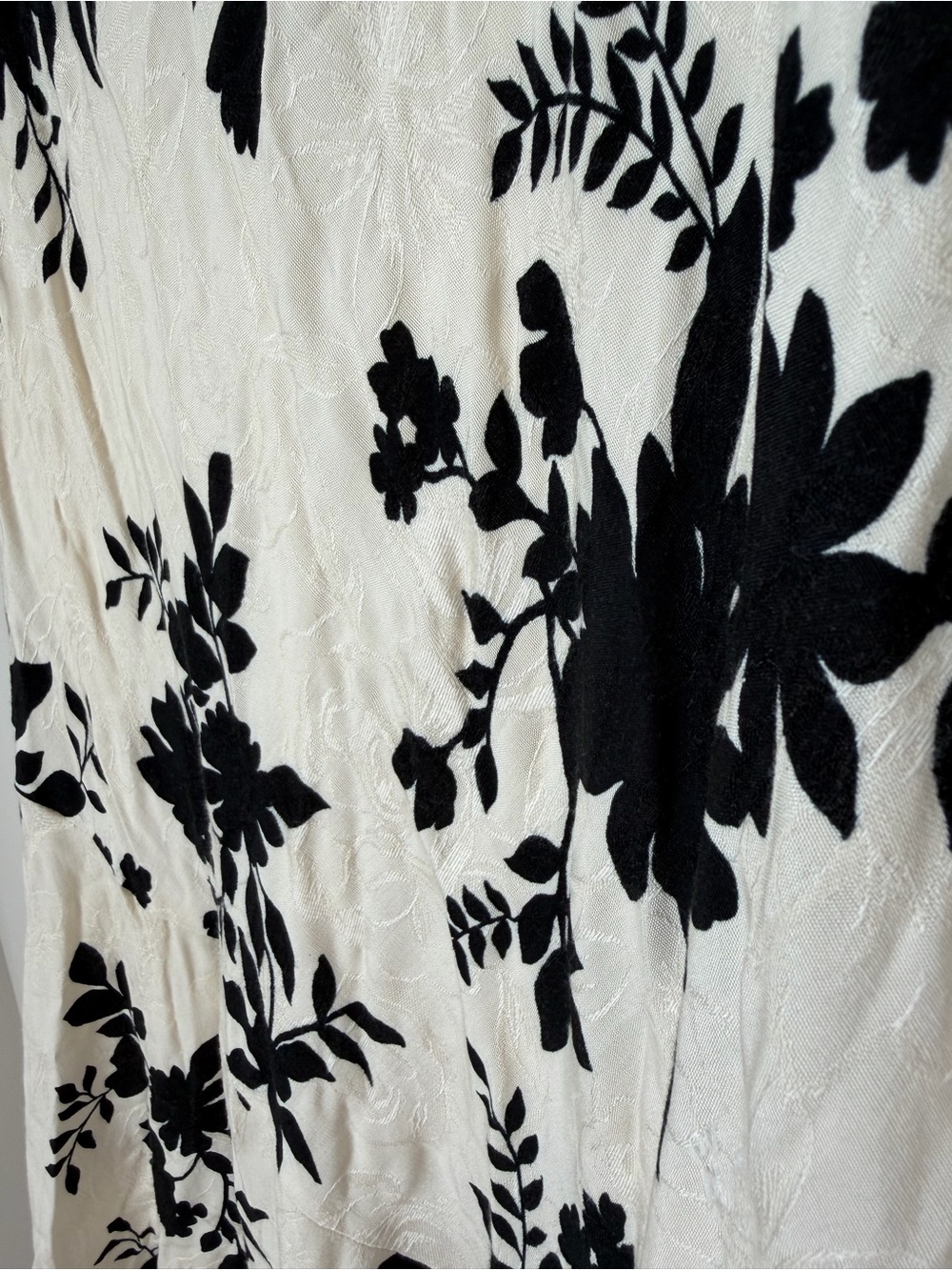 Cream Black velvet Floral Lace Trim Asymmetrical Midi Dress - Picture 5 of 10
